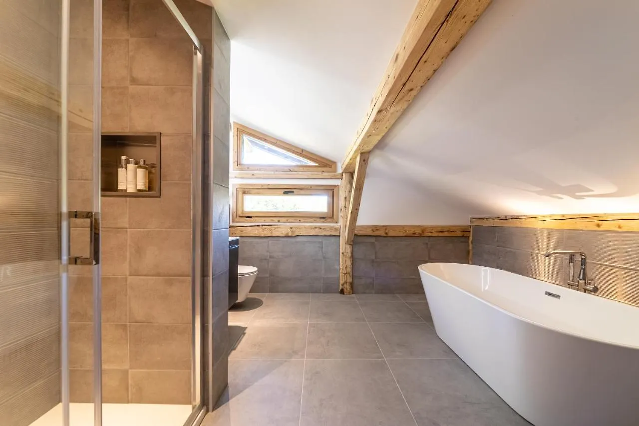Chalet Marialys: Newly Renovated Alpine Chalet With Mountain Views Essert-Romand