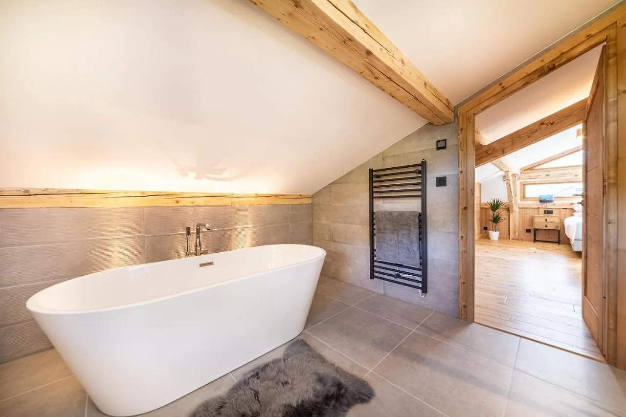 Chalet Marialys: Newly Renovated Alpine Chalet With Mountain Views Essert-Romand